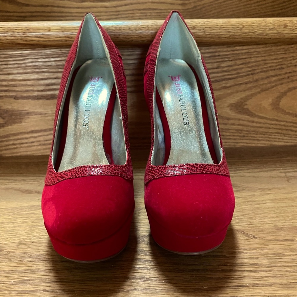 JustFab, Size 6 rich red velvet/leather like accents on 4 inch platform pumps.